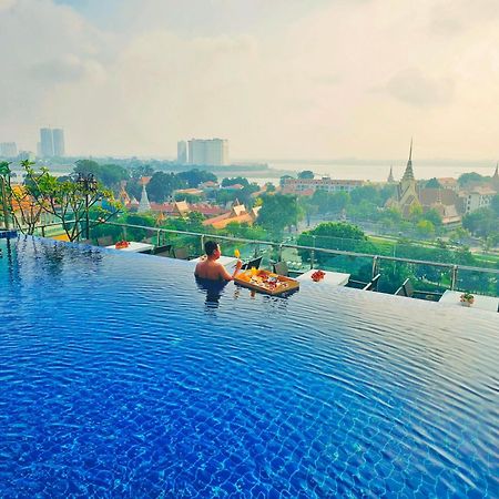Le Botum Hotel Phnom-Penh Buitenkant foto