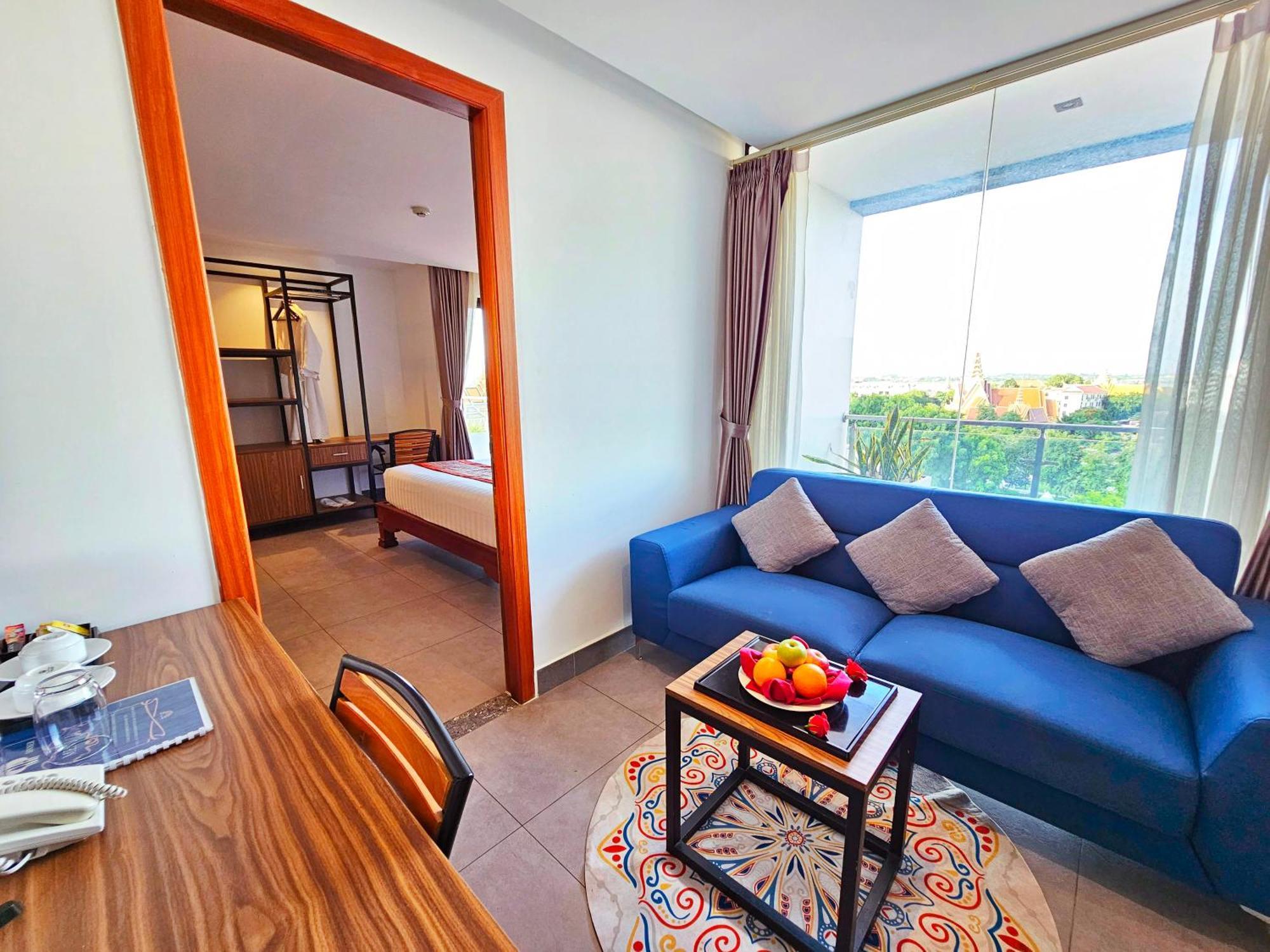 Le Botum Hotel Phnom-Penh Buitenkant foto