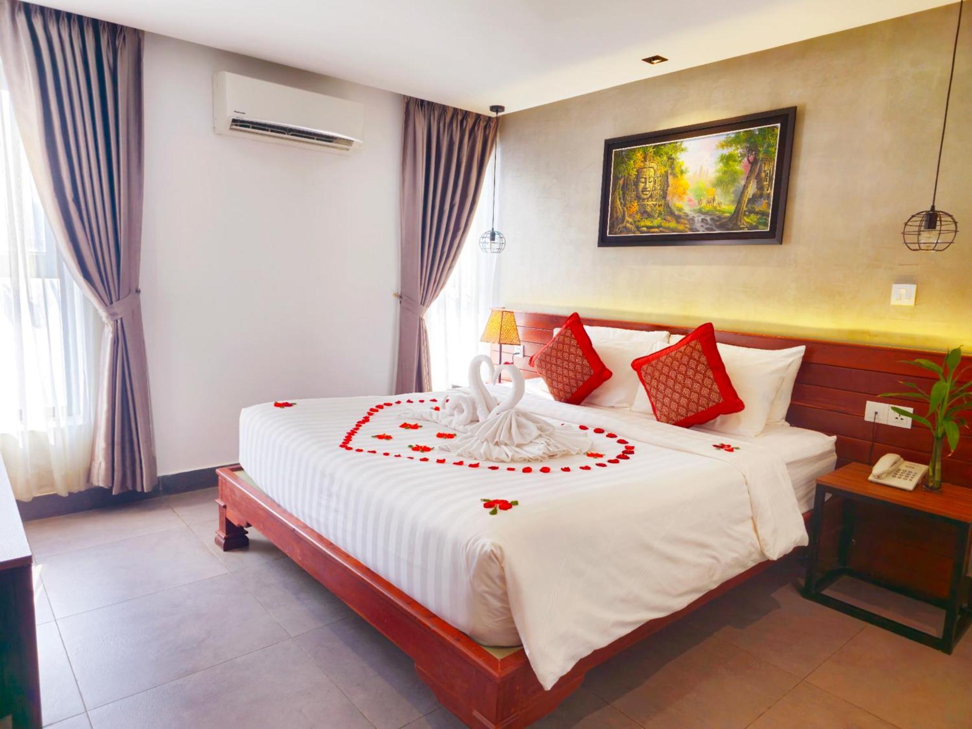 Le Botum Hotel Phnom-Penh Buitenkant foto