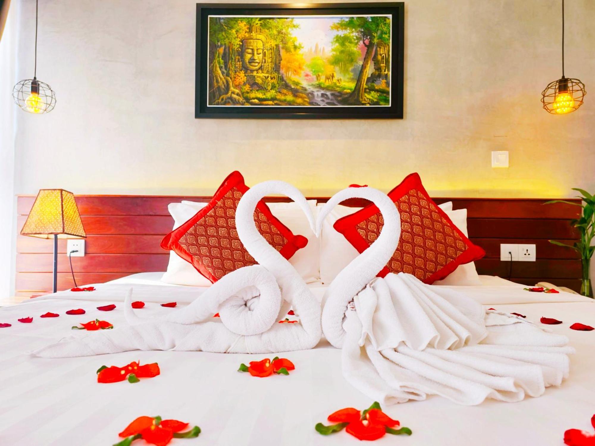 Le Botum Hotel Phnom-Penh Buitenkant foto
