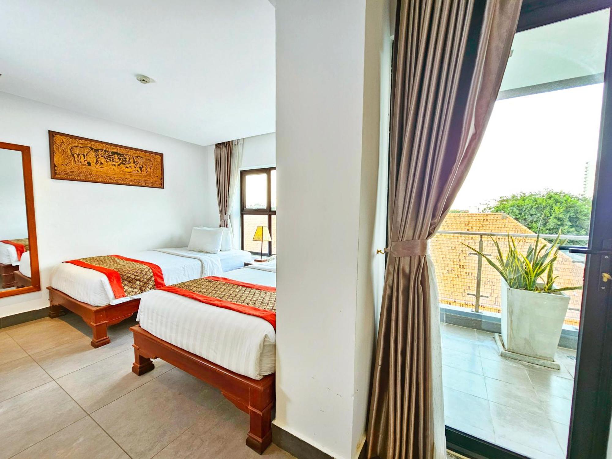 Le Botum Hotel Phnom-Penh Buitenkant foto