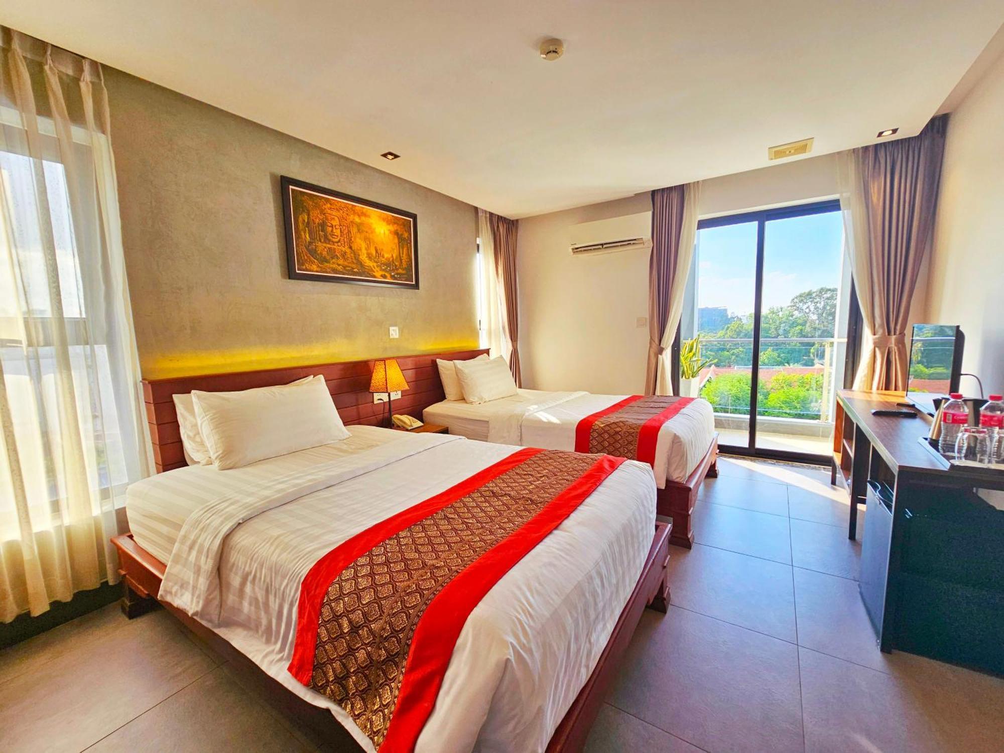 Le Botum Hotel Phnom-Penh Buitenkant foto