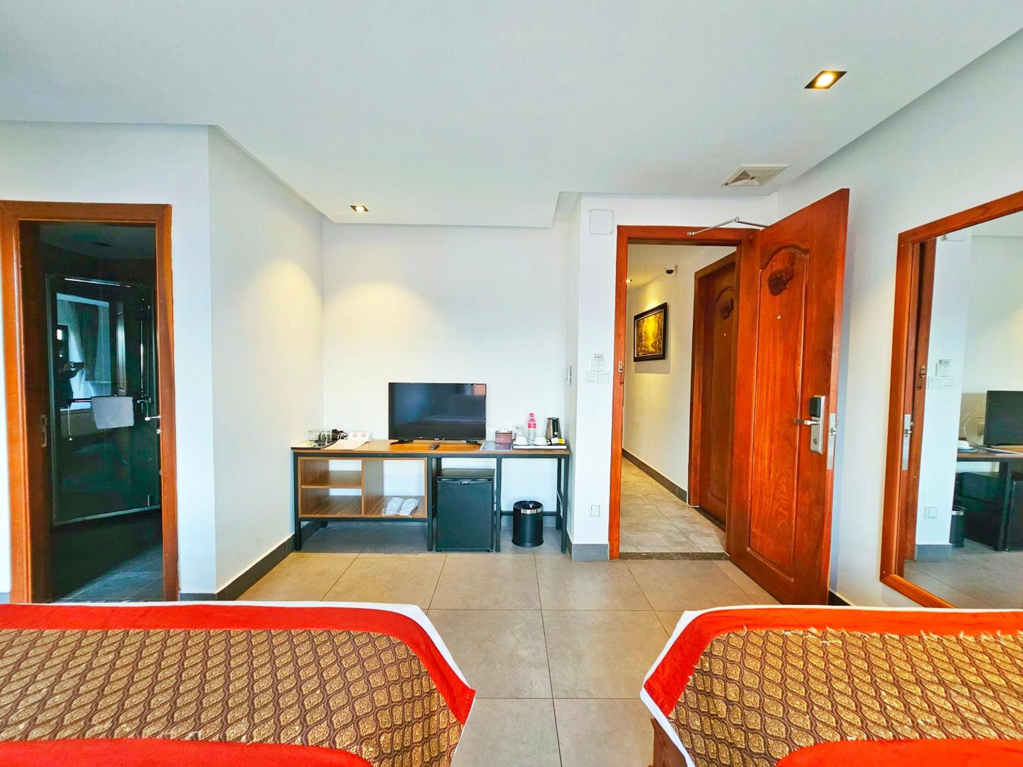 Le Botum Hotel Phnom-Penh Buitenkant foto