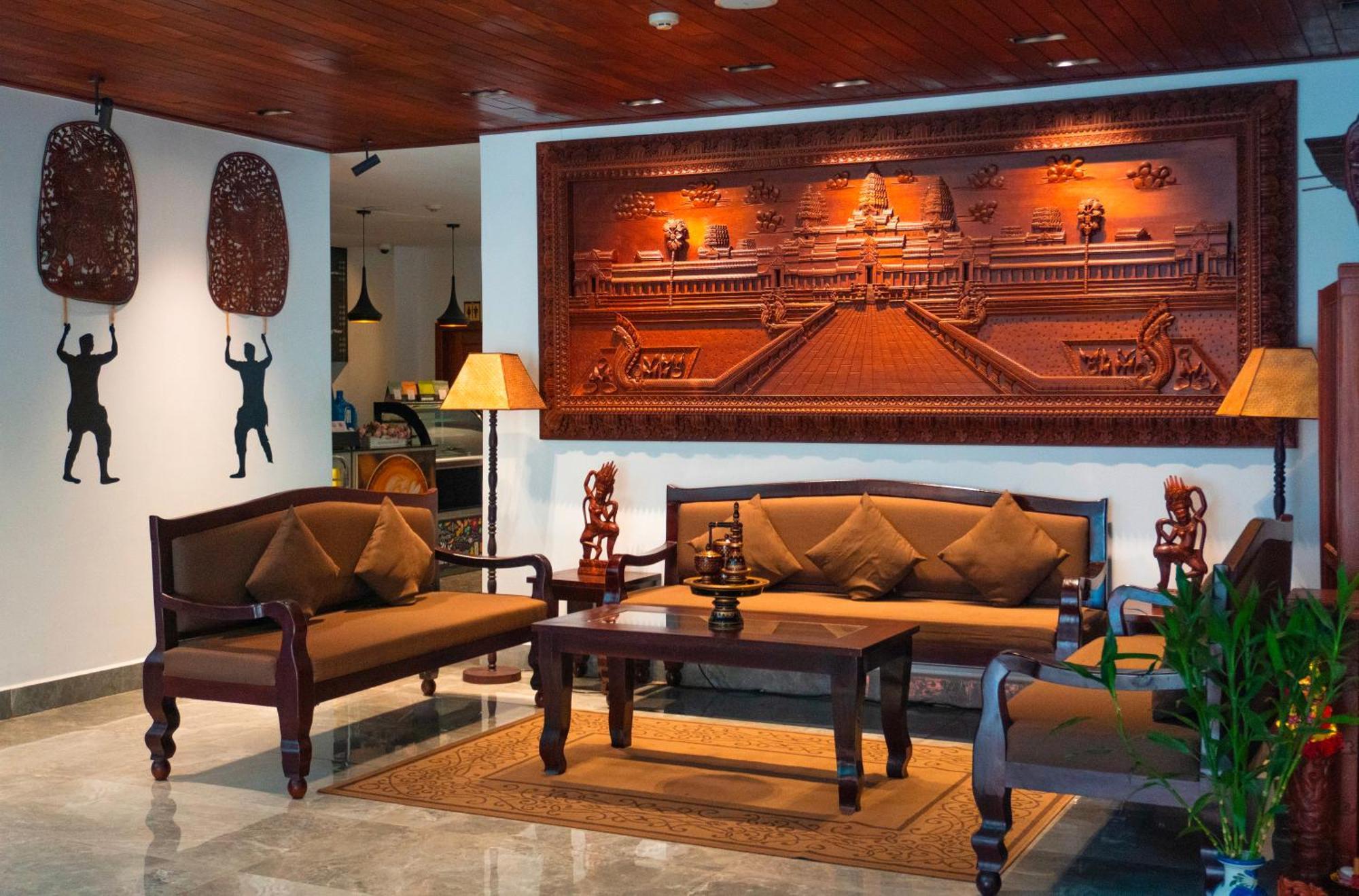 Le Botum Hotel Phnom-Penh Buitenkant foto