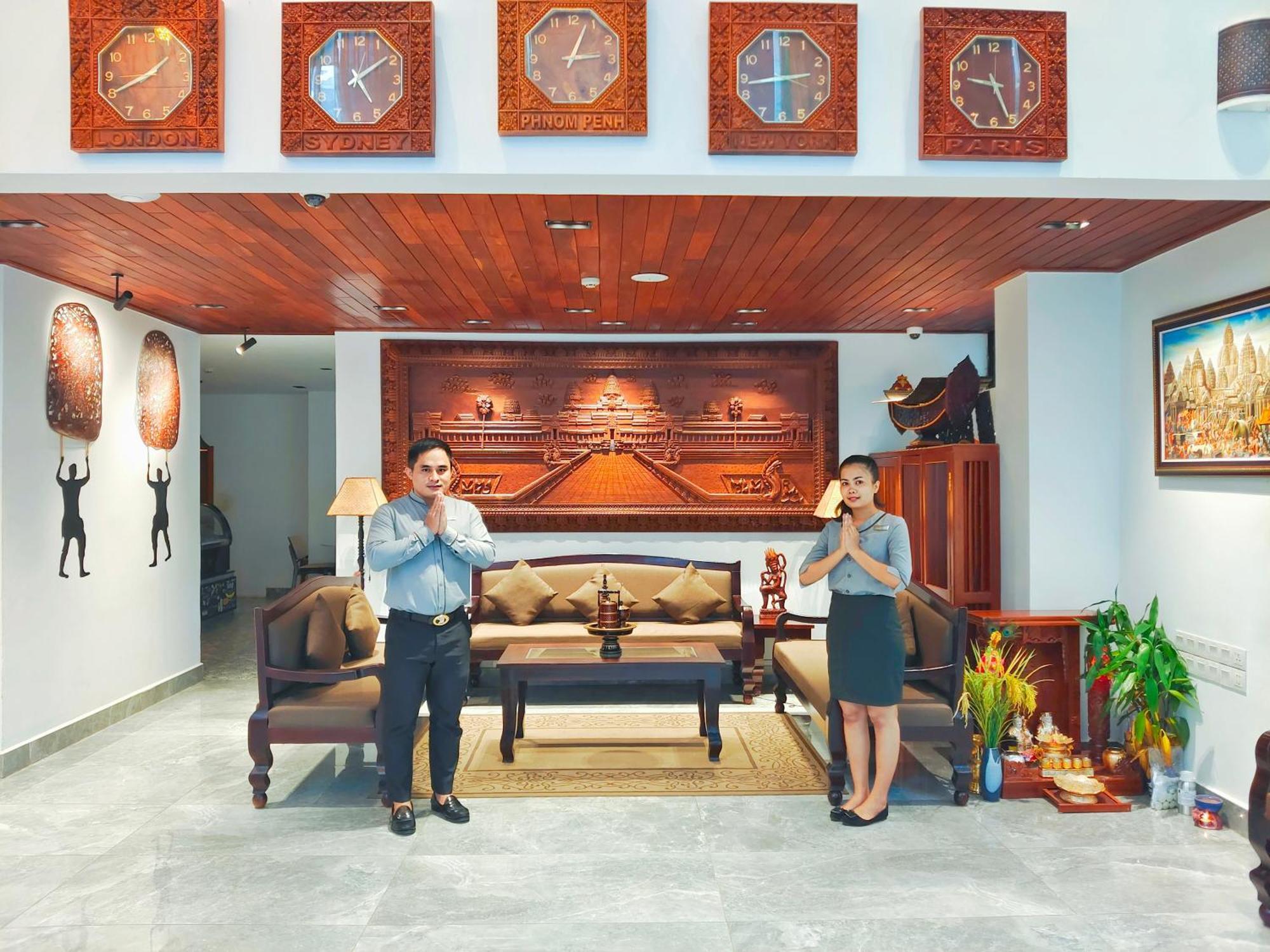 Le Botum Hotel Phnom-Penh Buitenkant foto
