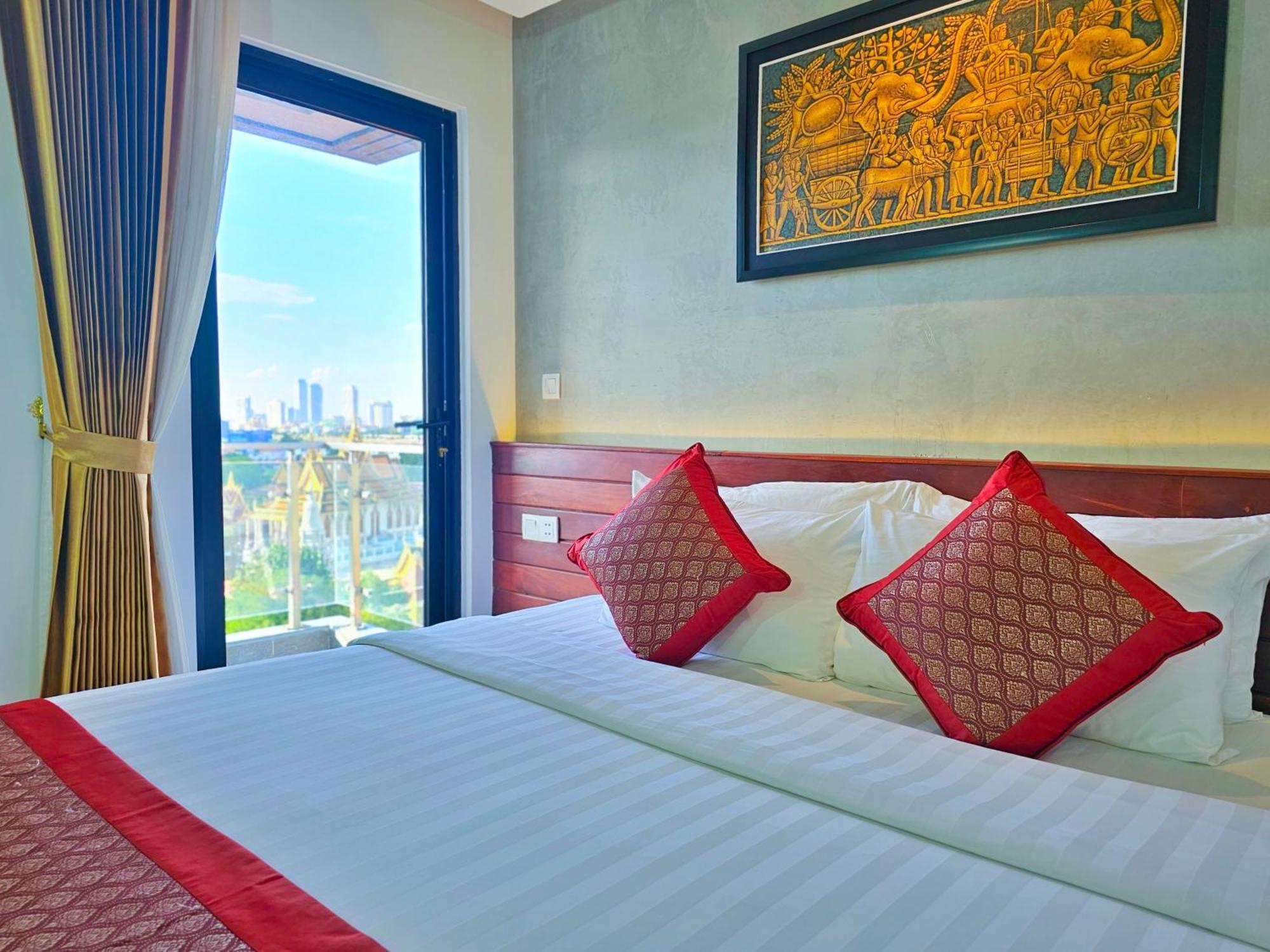Le Botum Hotel Phnom-Penh Buitenkant foto